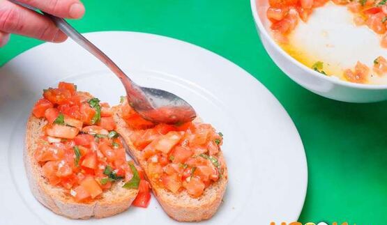 брускетта с лососем