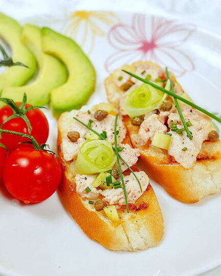 Рецепт брускетты с печенью трески