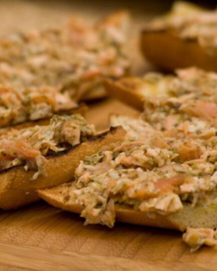 Рецепт брускетты с семгой