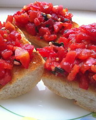 Брускетта с томатами