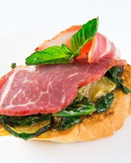 Рецепт брускетты с ветчиной