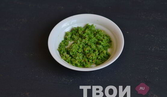 брускетта с зеленым горошком