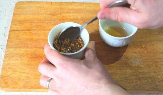 бургер с ананасом и медовой горчицей