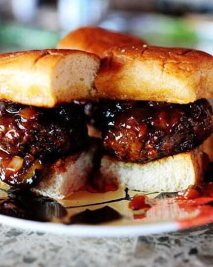 Рецепт бургеров с мясом, виски и халапеньо