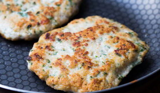 домашний чикенбургер с цукини и соусом цацики