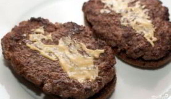 домашний гамбургер с ржаным хлебом