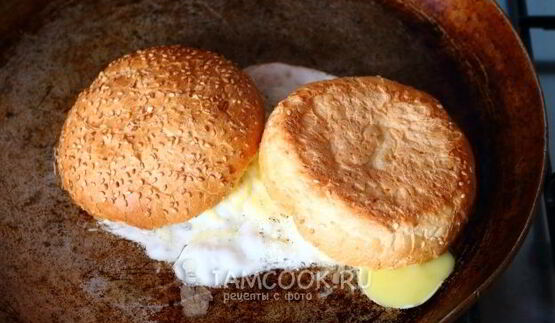 омлет-бургер