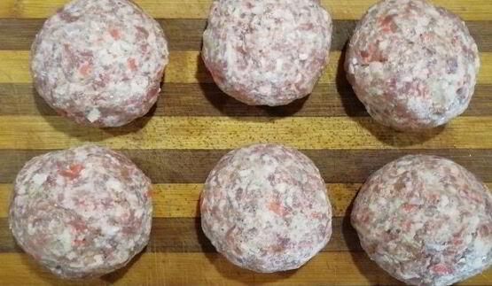 розовый бургер с нежнейшей котлетой