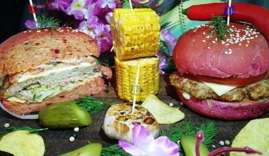 розовый бургер с нежнейшей котлетой