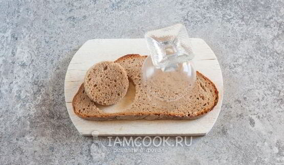 бутерброд обезьяна с сыром и колбасой