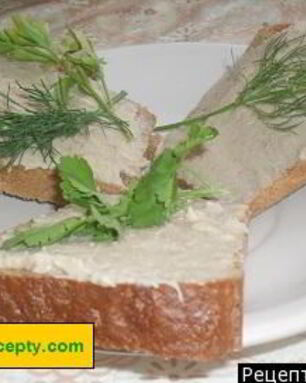 Бутерброд с маслом яйцом и селедкой