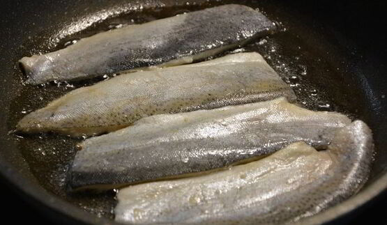 бутерброд с рыбой