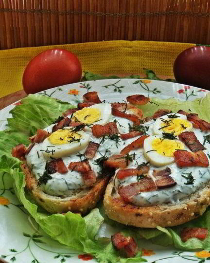 Рецепт бутерброда с яйцом и беконом