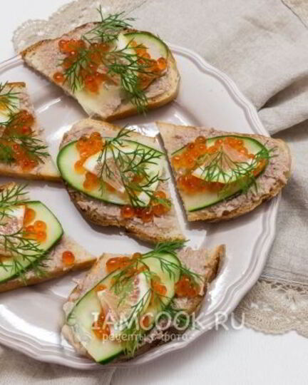 Рецепт бутербродов с красной икрой и печенью трески