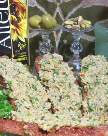 Рецепт бутербродов с кремом из оливок и фисташек