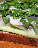 Бутерброды с селедкой