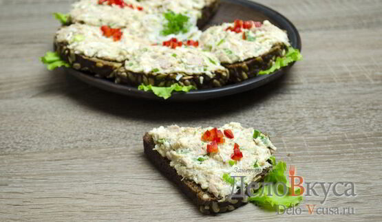 бутерброды с тунцом, яйцом и зеленым луком