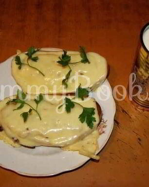 Бутерброды с яйцом, майонезом, чесноком и сыром