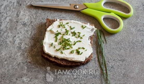 бутерброды с зеленым луком