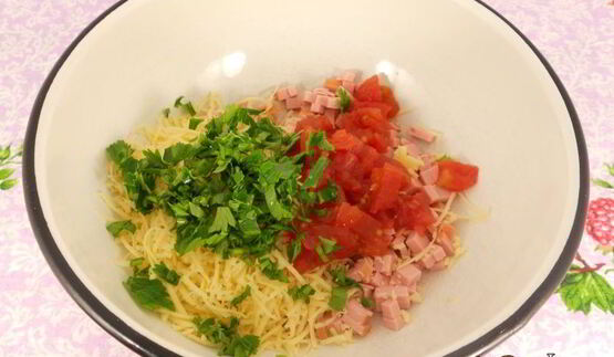 горячие бутерброды с колбасой и сыром