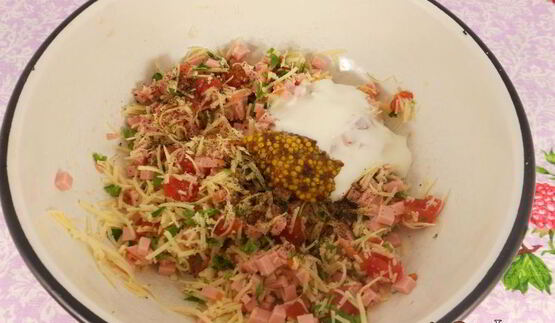 горячие бутерброды с колбасой и сыром