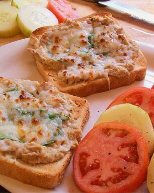 Горячие бутерброды с тунцом