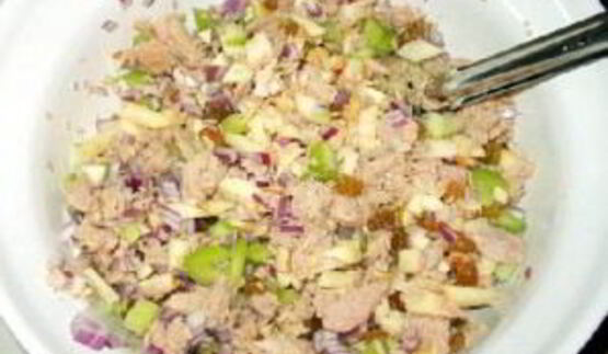 изысканный бутерброд с тунцом