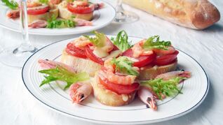 Бутерброды с помидорами