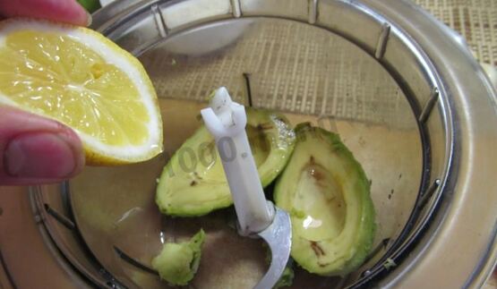 паста из авокадо для бутербродов