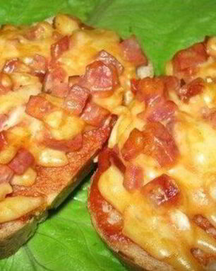 Простой горячий бутерброд с сыром