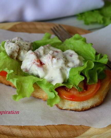 Рецепт салата-бутерброда с копченой семгой