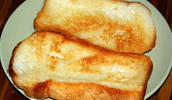 салат-бутерброд с копченой семгой