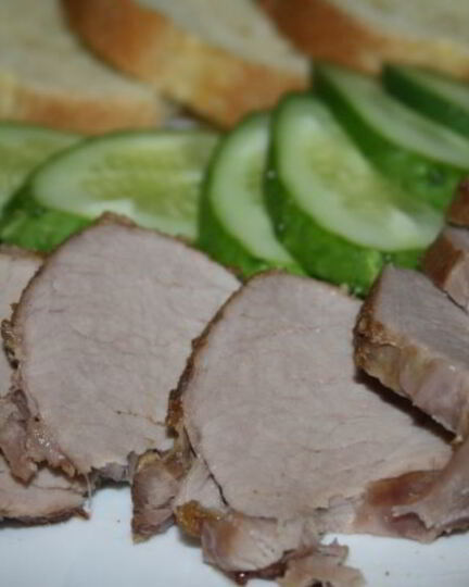 Рецепт свиной вырезки для бутербродов в чесночно-имбирно-соевом маринаде