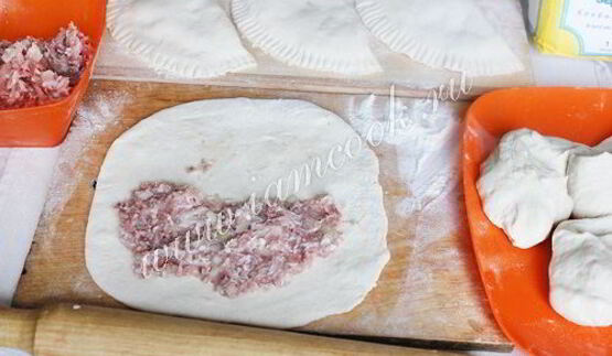 чебуреки на пиве с мясом