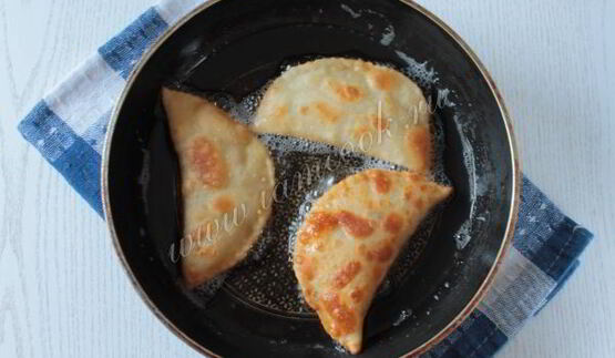 чебуреки с грибами и сыром