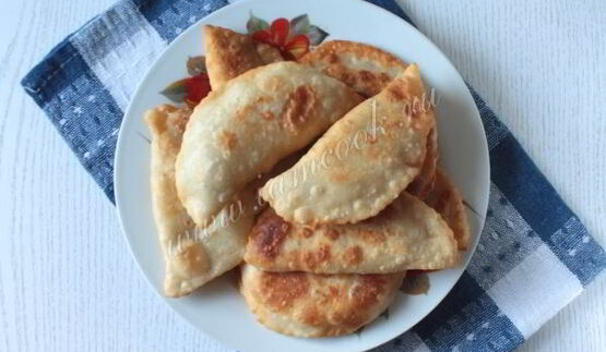 чебуреки с грибами и сыром