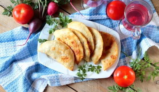 чебуреки с грибами и сыром