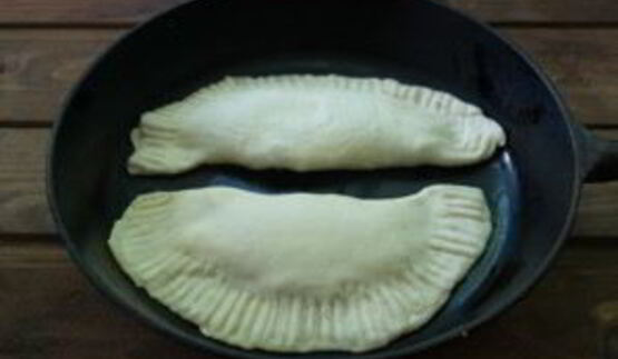 чебуреки с творогом и зеленью