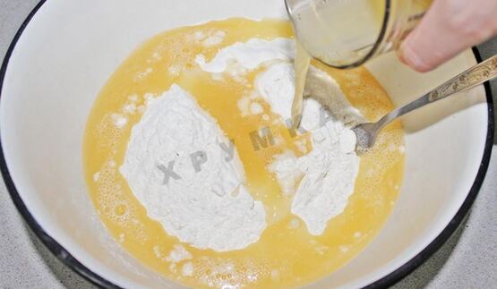 крымские чебуреки из слоеного теста