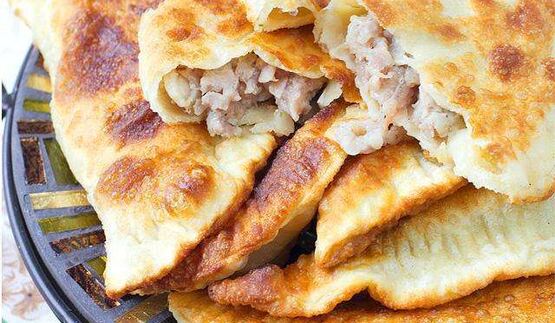 сочные чебуреки с мясом