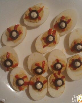 Фаршированные яйца Глаза монстра