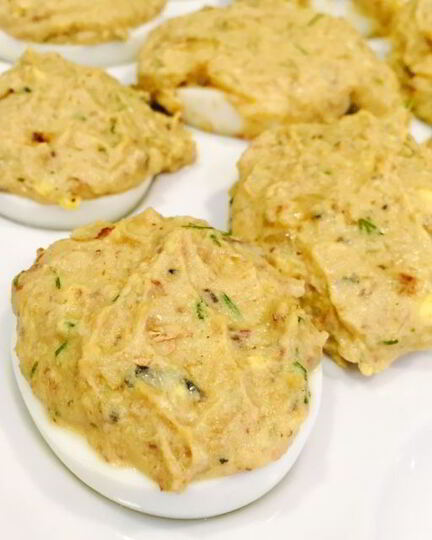 Рецепт фаршированных яиц с рыбными консервами