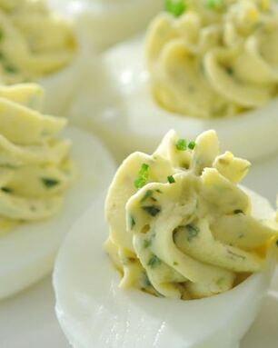 Фаршированные яйца с тархуном