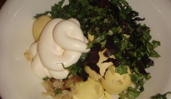 фаршированные яйца завтрак на траве