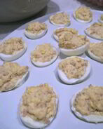 Яйца фаршированные консервой