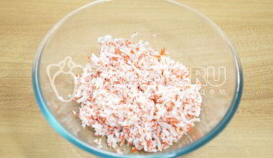 яйца фаршированные крабовыми палочками