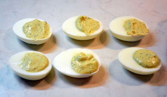 яйца, фаршированные с икрой