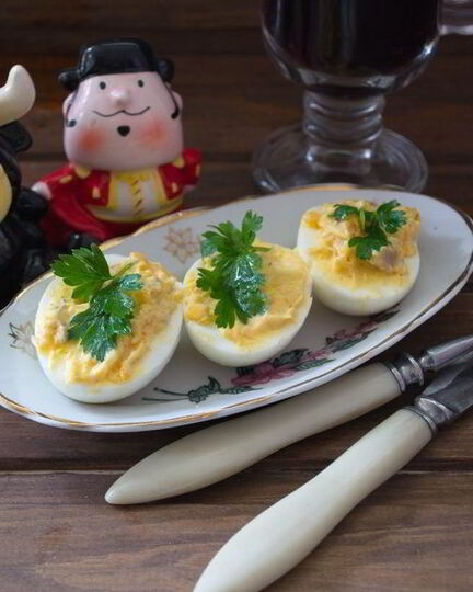 Рецепт яиц, фаршированных сельдью
