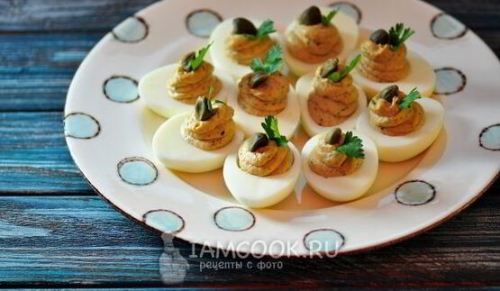 яйца, фаршированные шпротами