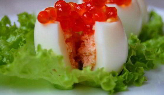 яйца, фаршированные суфле из семги и красной икры